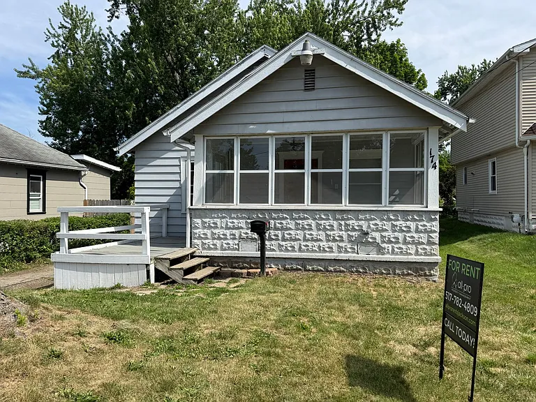 174 Walcott Ave — Photo 1