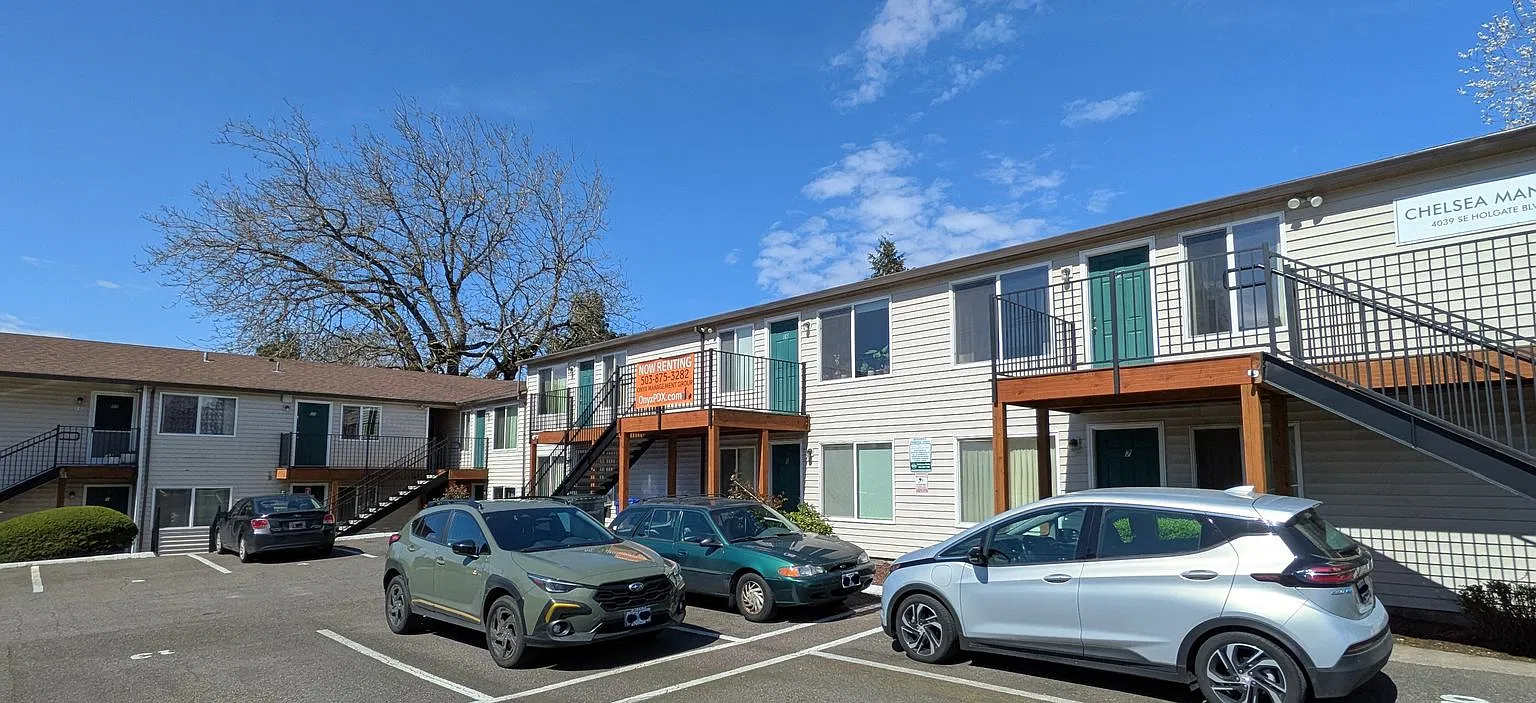 Chelsea Manor Apartments — Photo 4