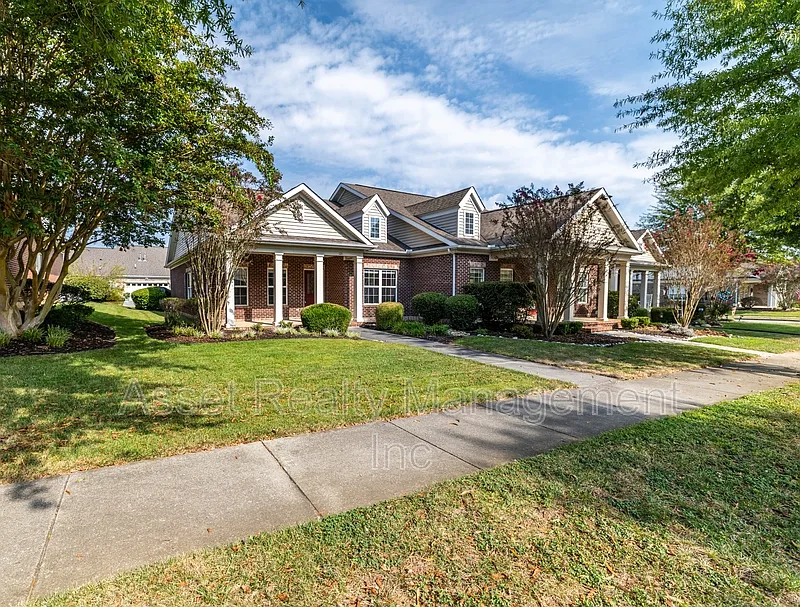 121 Hatleyberry St
