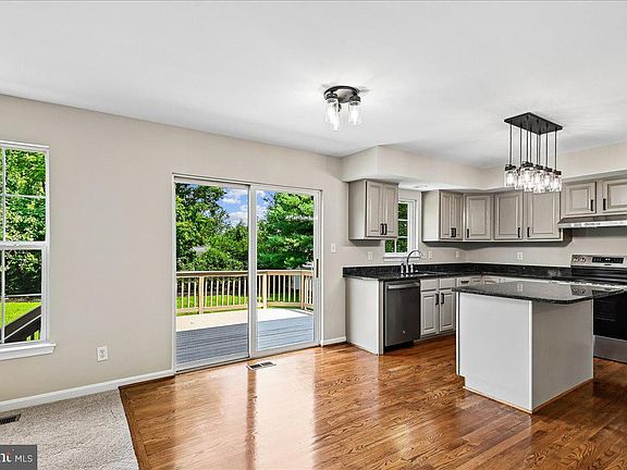 3rd image of 6034 Florey Rd