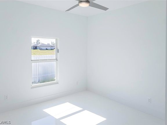 5th image of 2114 NE 6th Place Cpe