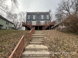 1218 N 11th St, Saint Joseph, MO 64501