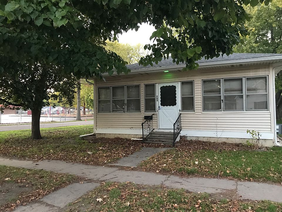 1st image of 702 E Grant St