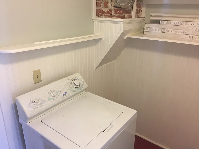 209 N Mulberry St — Photo 14