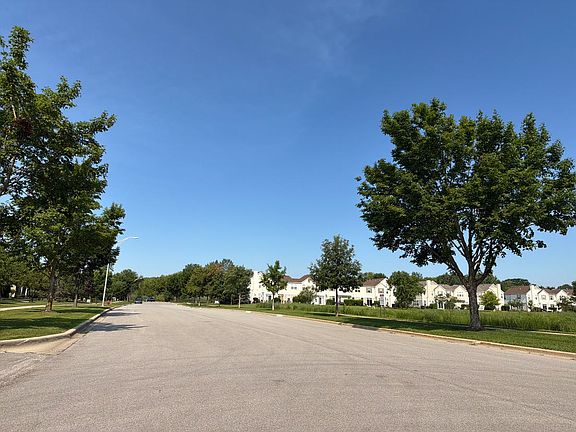 5th image of 611 Silverstone Dr #611
