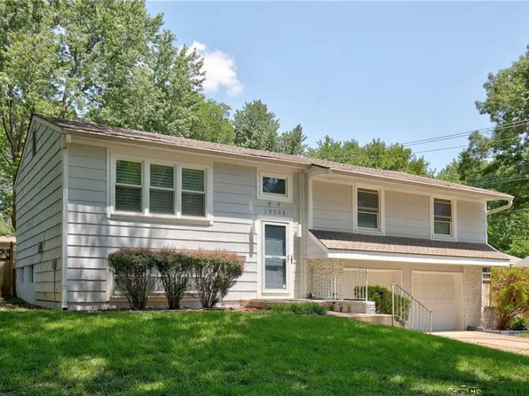 10306 W 89th St, Overland Park, KS 66214