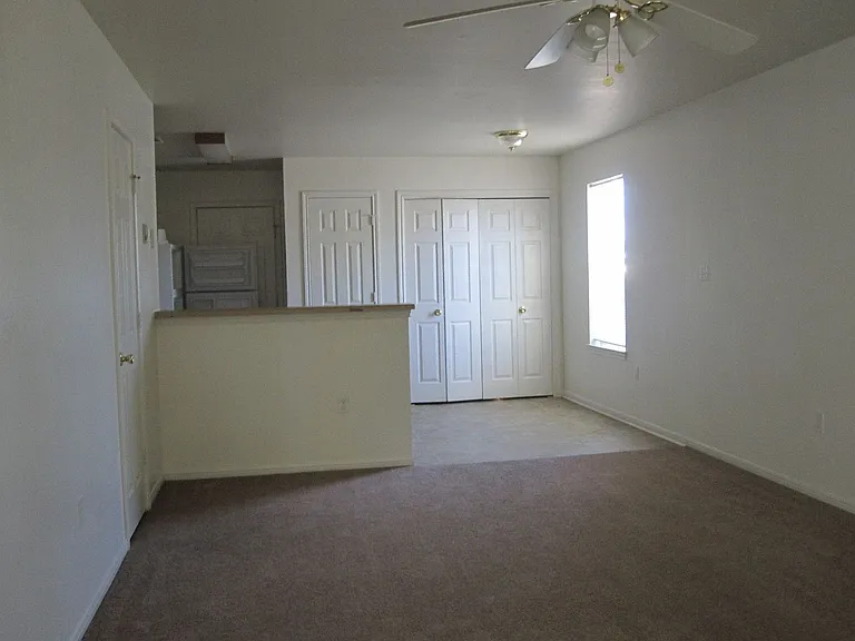 604 N. Main — Photo 3