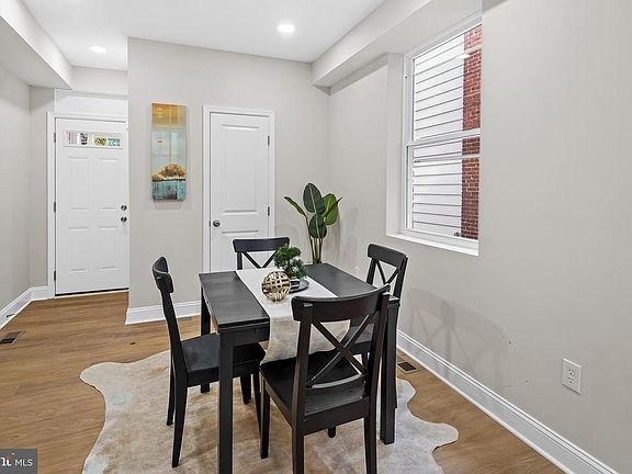 4th image of 715 Longfellow St NW