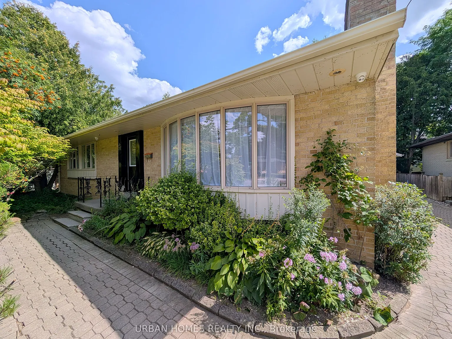 6 bed, $3,950 — Photo 2
