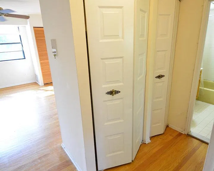 3413 Cresson St #6 — Photo 8