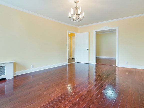 2nd image of 226 E 75th St #3AA
