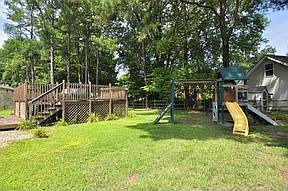 3rd image of 2825 Ashwood Dr