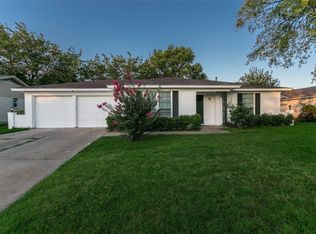 3233 Centennial Rd, Forest Hill, TX 76119