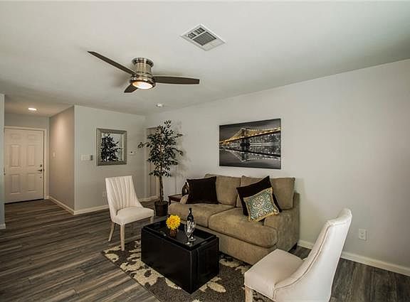 5th image of 2324 Aldford Dr