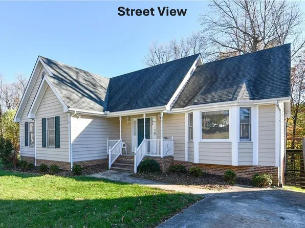 1 River Chase Ct, Greensboro, NC 27407