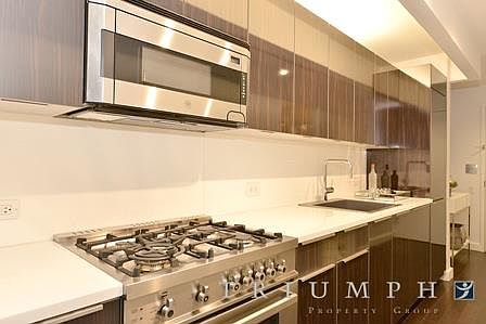2nd image of 113 Nassau St APT 28A