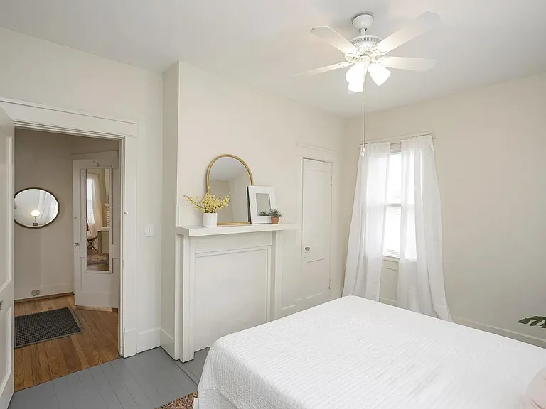 327 Vivelle Ave #A — Photo 8