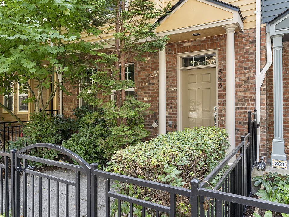 1st image of 863 NE Caden Ave