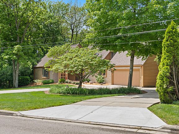2nd image of 3715 Surrey Hill Pl