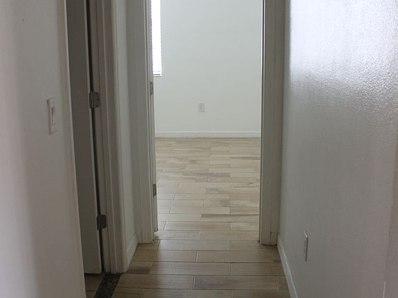 5th image of 522 Lake Davenport Cir