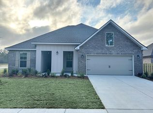 28 Chirp Ln, Freeport, FL 32439