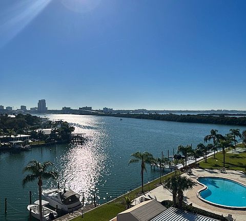 5th image of 51 Island Way APT 610