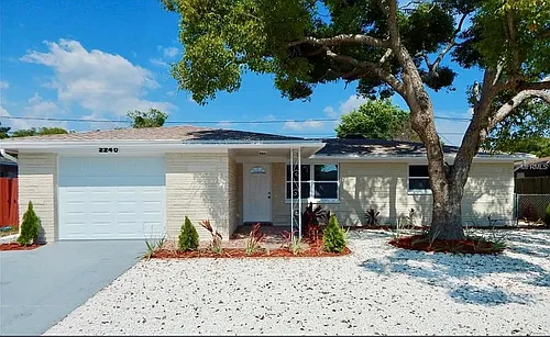 2240 Tahitian Dr Photo 1