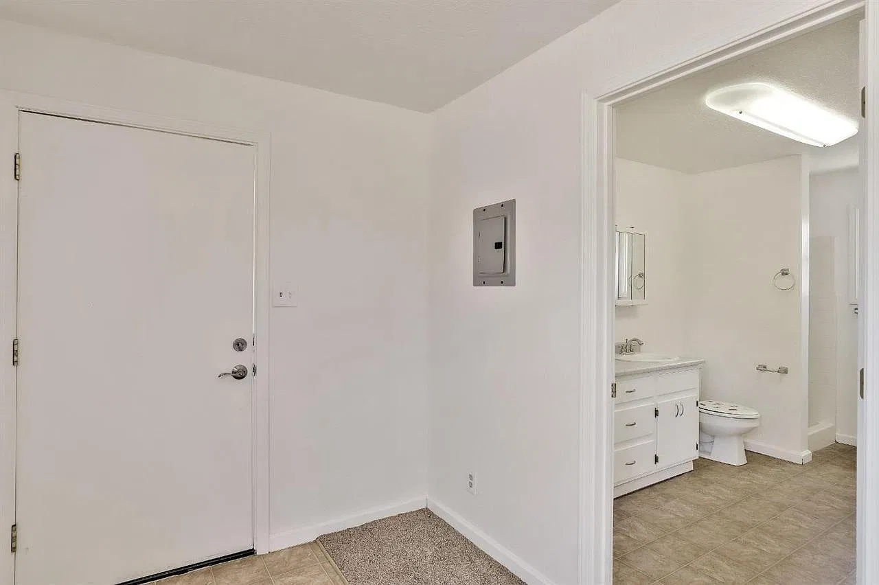 525 N Grant Ave — Photo 3