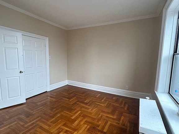 4th image of 160 Thorne St APT 403