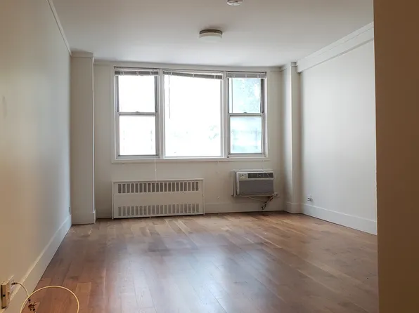 200 East 30th Street image 1 of 5