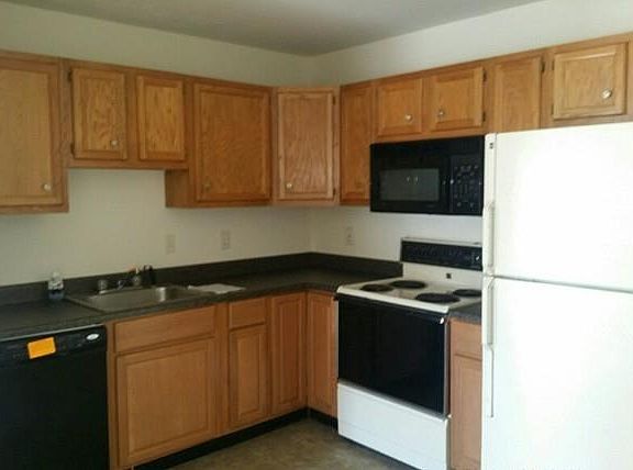 3rd image of 200 Falls Blvd Unit G109