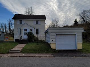 110 Lake Shore Dr, Wakefield, MI 49968