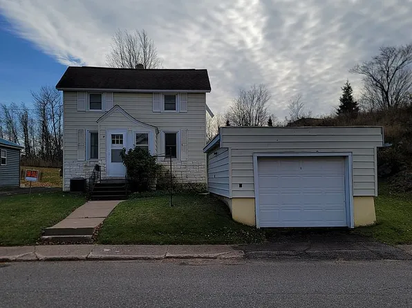 110 Lake Shore Dr, Wakefield, MI 49968