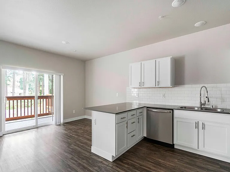 Arbor Crest Apartments — Photo 26