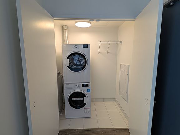5th image of 2485 Eglinton Ave W #718