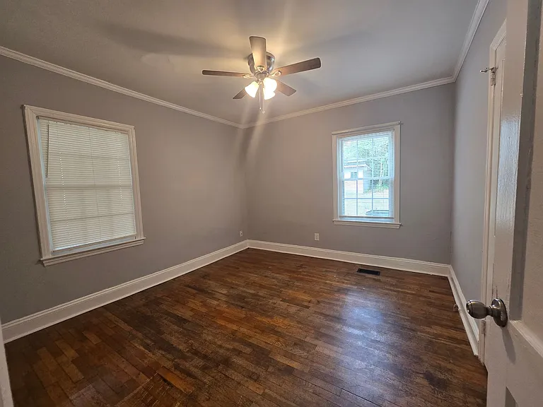 919 Chester Cir — Photo 11