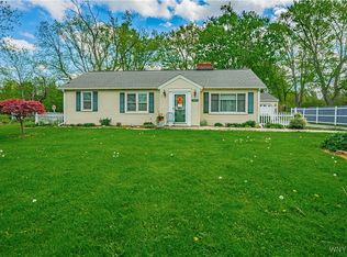 5349 Bridgeman Rd, Sanborn, NY 14132