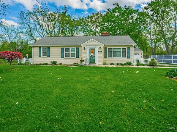 5349 Bridgeman Rd, Sanborn, NY 14132