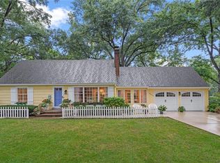 8600 Sagamore Rd, Leawood, KS 66206