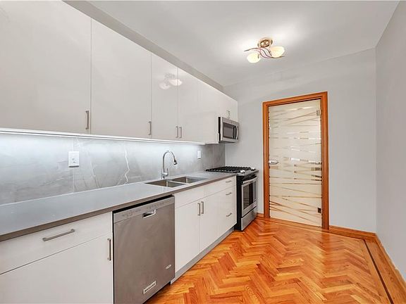 3rd image of 515 Avenue I APT 4H