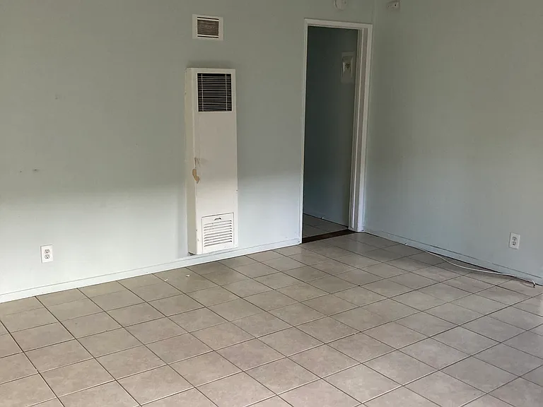 2047 S Mountain View Ave #12 — Photo 4