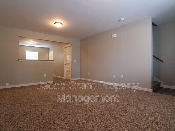 4th image of 157 Lincoln Dr