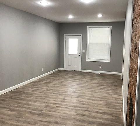4th image of 53 W Park Ave