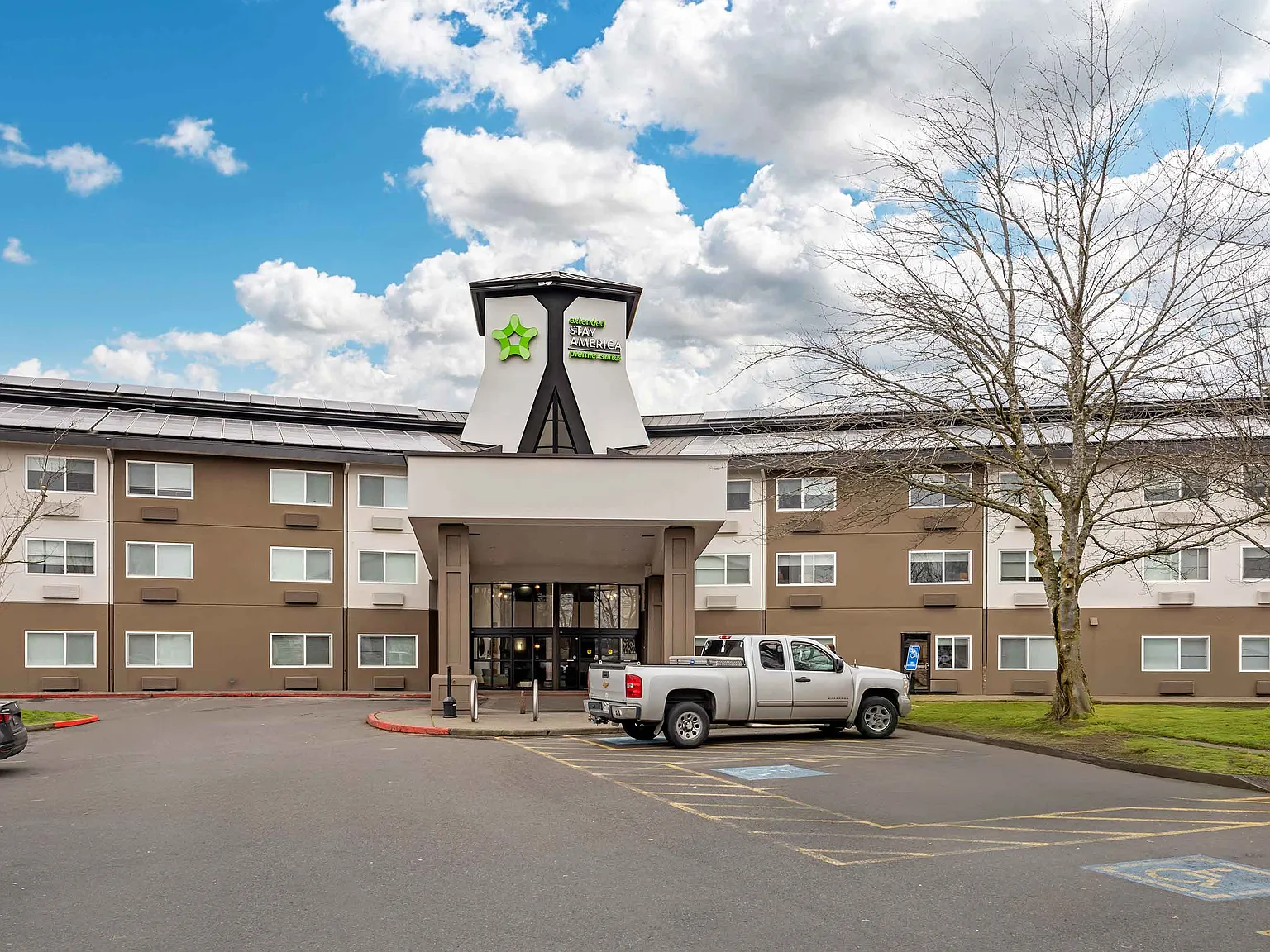 Trimark University Housing Hotel — Photo 3