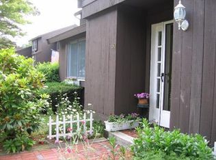 60 Harbor Lights Rd #60, Buzzards Bay, MA 02532