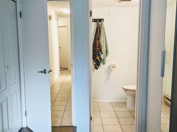 2 bedroom rental in Surrey — photo 14