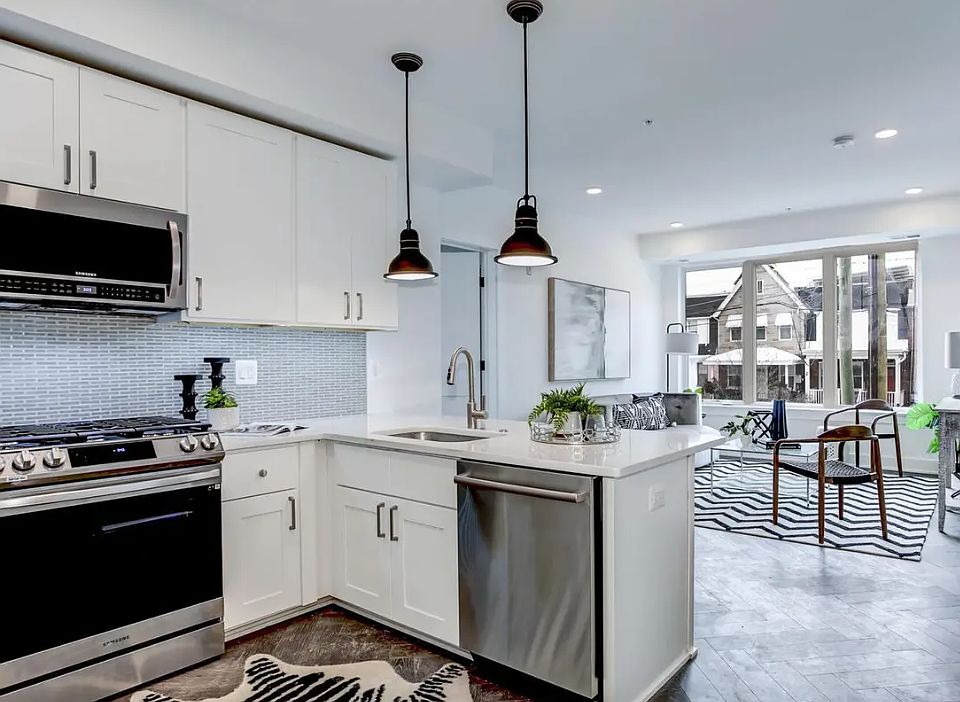1st image of 1001 Bryant St NE #12