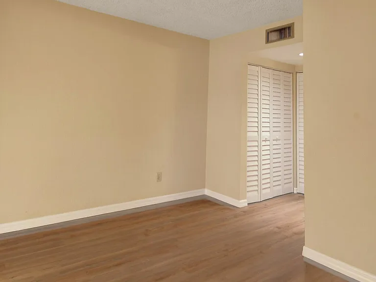 1620 SE Green Acres Cir #N103 — Photo 6