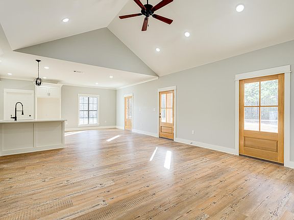 3rd image of 20 Cannon Dr