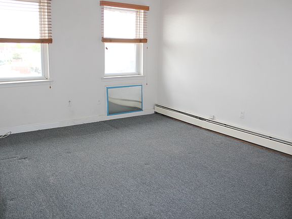 4th image of 164-14 95 St